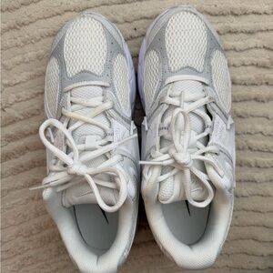 Nike V5 RNR Sneakers size 9